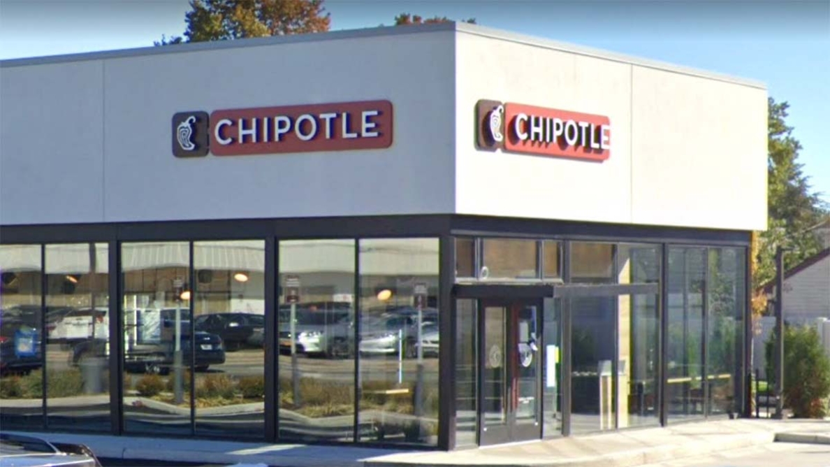 New Deer Park Chipotle features Chipotlane drive-thru • The Long Island ...