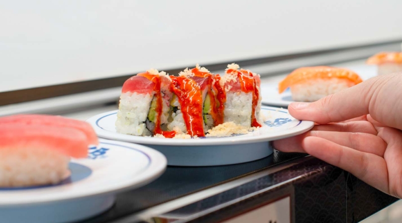 Kura Sushi Hand Grabbing Roll