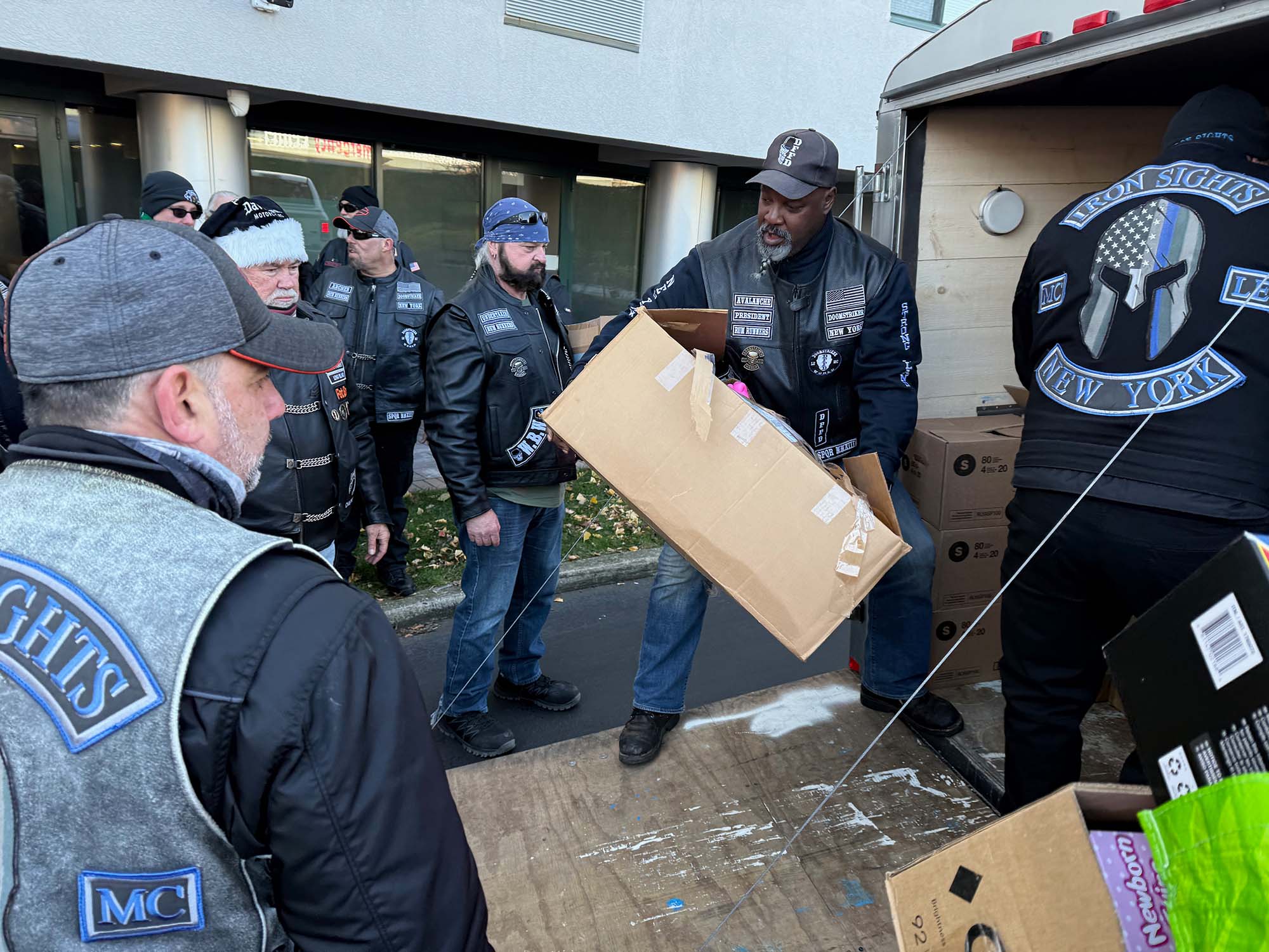 Holiday Motorcycle Ride revs up cheer to families at Ronald McDonald ...